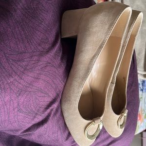 Tabard size 10 suede shoes 2 inch block heel